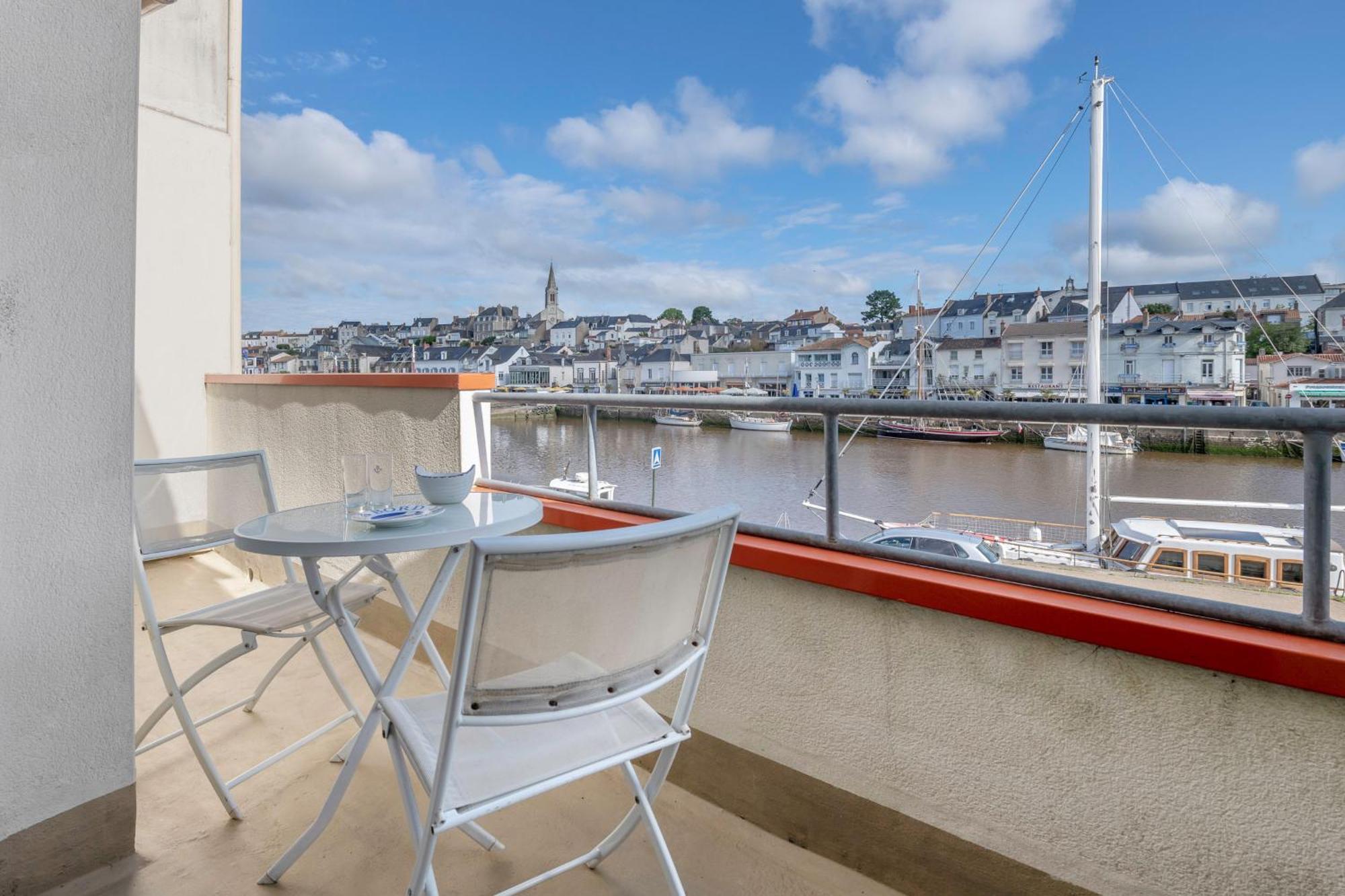 Sur Le Quai De Pornic, Appartement Pour 4 Bagian luar foto